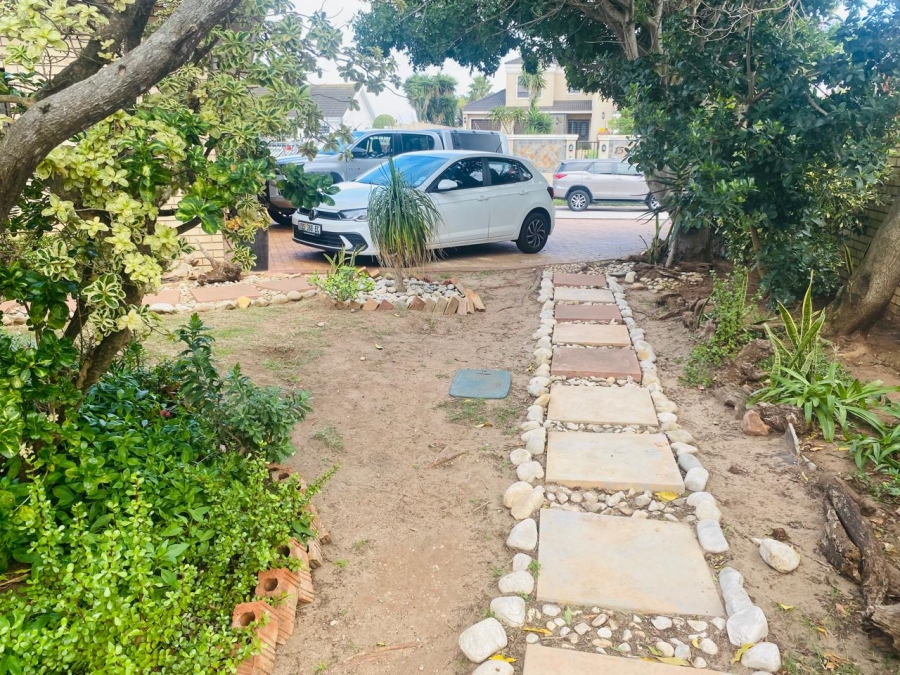 4 Bedroom Property for Sale in Summerstrand Eastern Cape